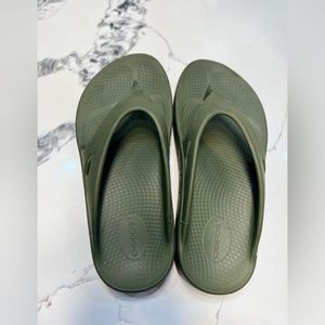 Oofos Sandals